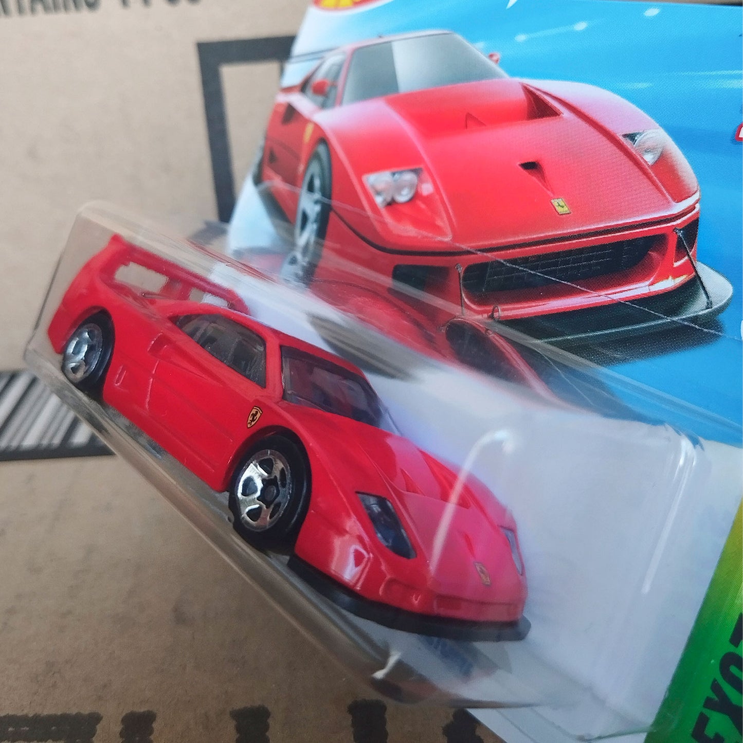 Hot Wheels Ferrari F40 Competizione 2025 diecast 1/64 model car in original packaging front-side view