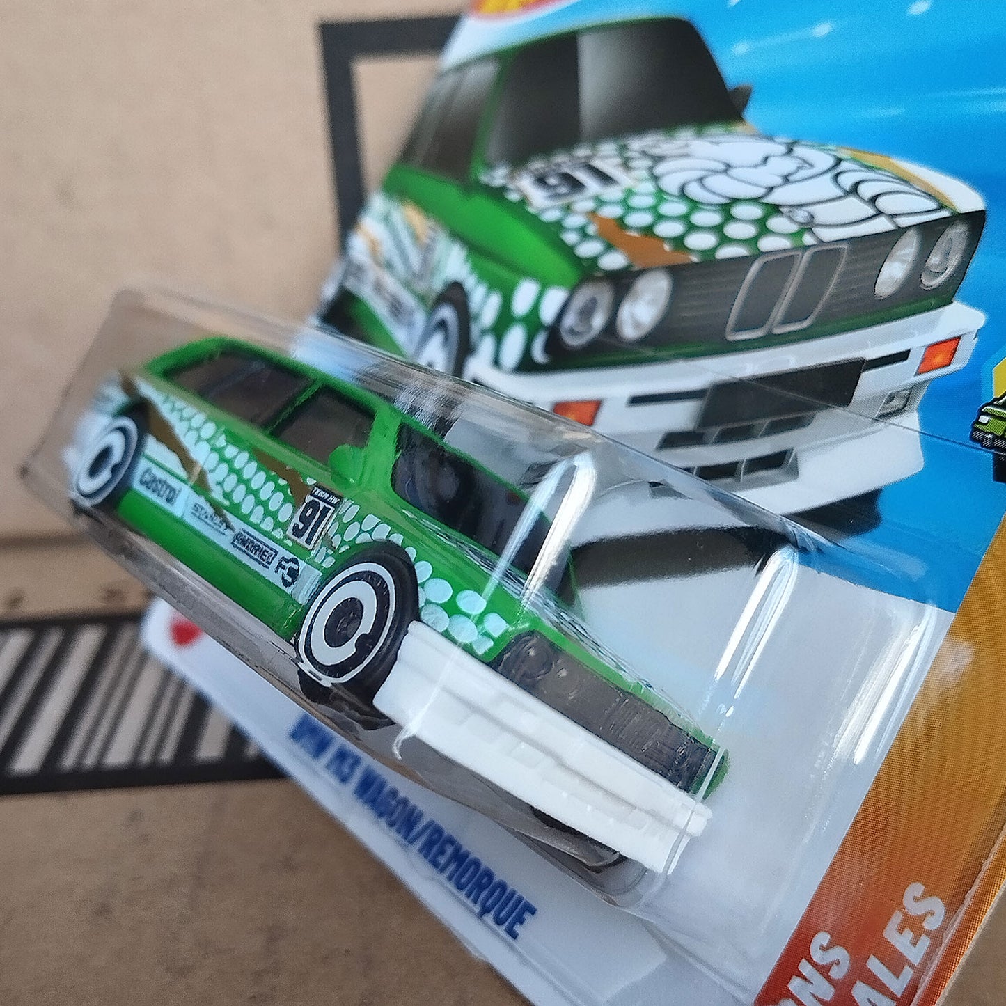 Hot Wheels BMW M3 Wagon/Remorque Green Race Wagon Die-Cast Model 1:64 Wagons
