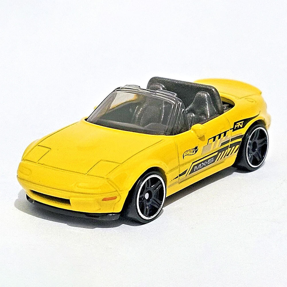 Hot Wheels 1991 Mazda MX-5 Miata Yellow Die-Cast Model 1:64 HW J-Imports