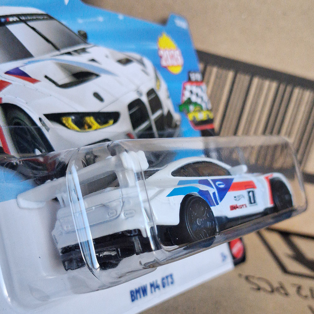 Hot Wheels BMW M4 GT3 White Diecast 1/64 Scale Model | Collectible Race Toy Car | Gift for Collector, Boyfriend, Coworker, Husband