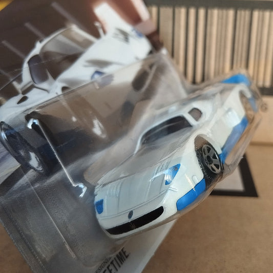 Matchbox 2004 Maserati MC12 White Blue Diecast Supercar 1:64 Collector