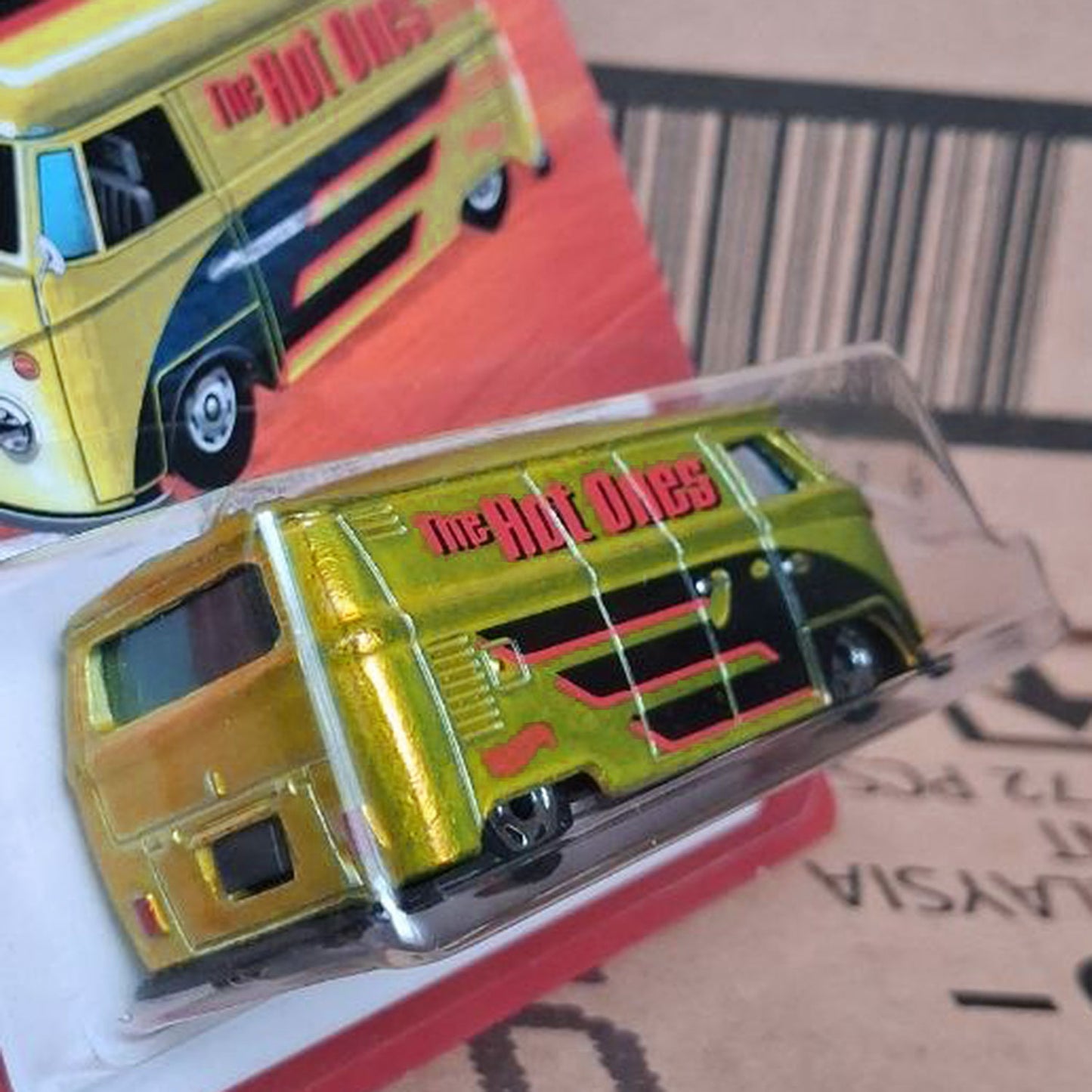 Hot Wheels Volkswagen T1 Panel Bus The Hot Ones Gold VW Van 1:64 Diecast Model