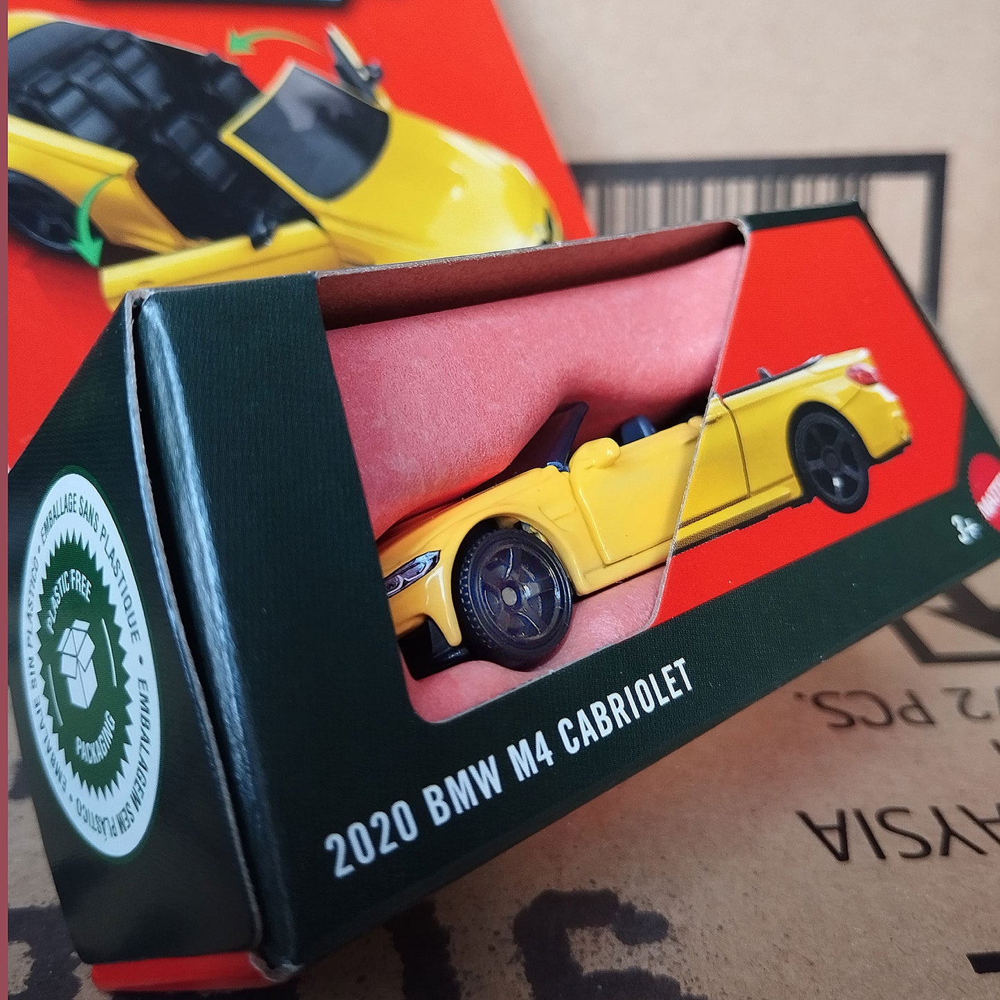 Matchbox Moving Parts 2020 BMW M4 Cabriolet Yellow Convertible 1:64 Collector