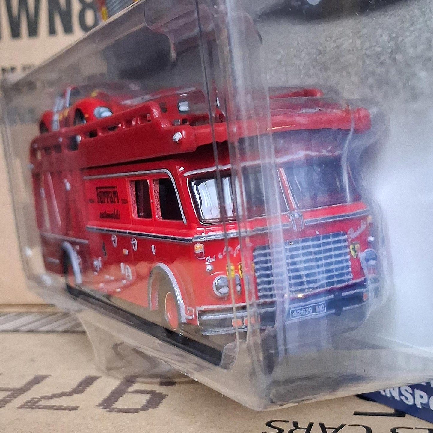 Hot Wheels Team Transport Ferrari 250 GTO & Fiat 642 RN Bartoletti Transporter 1:64 Premium Set