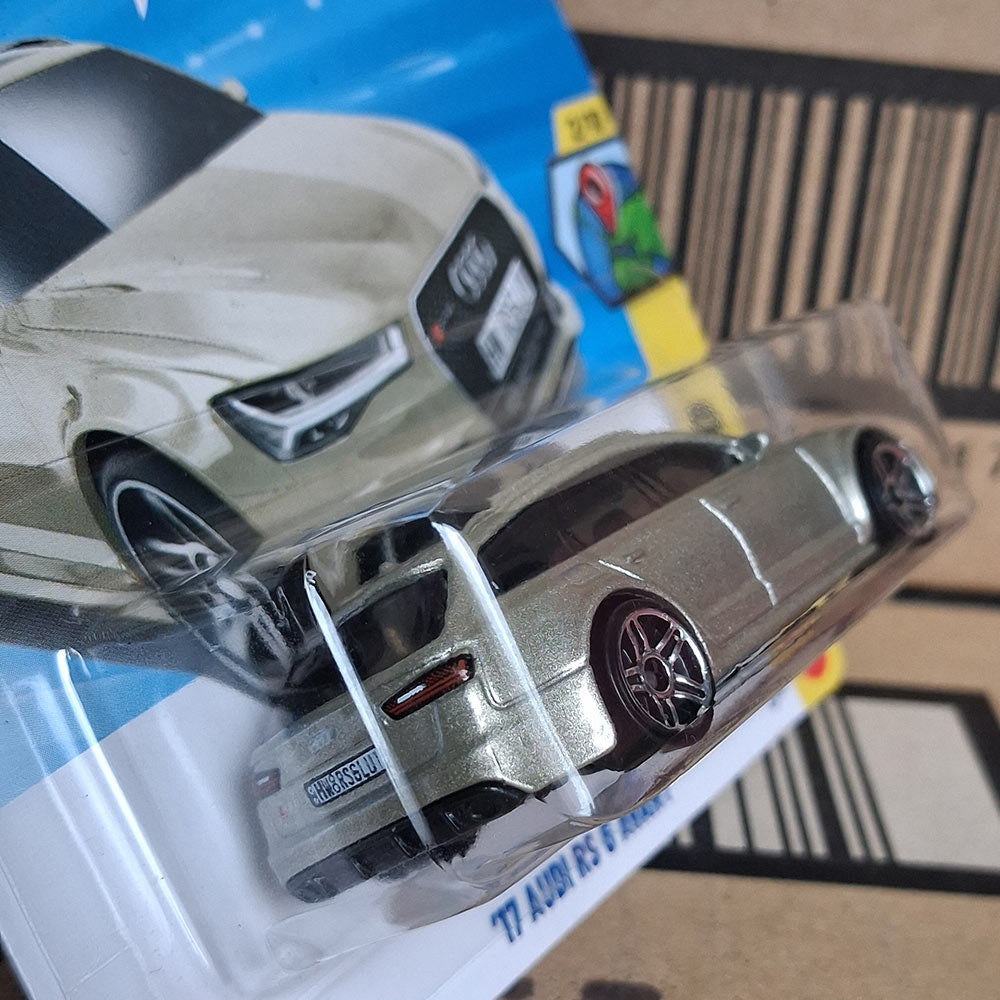 Hot Wheels 2017 Audi RS 6 Avant Silver Wagon Die-Cast 1:64 Scale Model