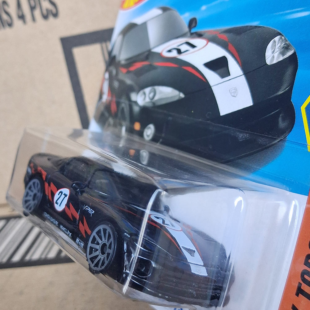 Hot Wheels ’96 Dodge Viper GTS Black Race Car 1:64 HW Torque