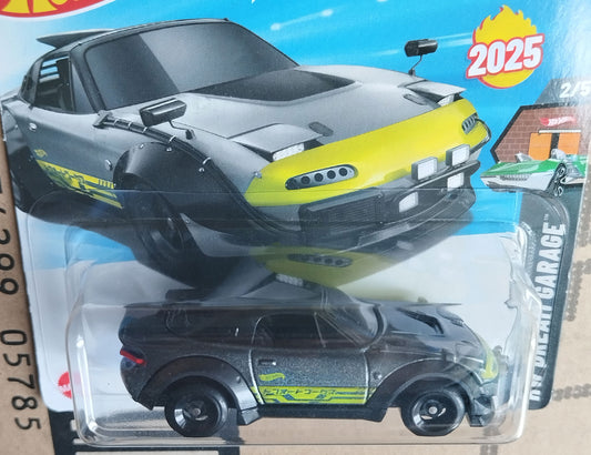 Hot Wheels Mazda MX-5 Miata Hot Wheels Legends Tour 2025 HW Dream Garage 1:64 Diecast Model Car