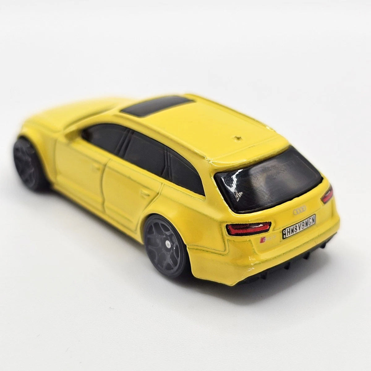 Hot Wheels ’17 Audi RS 6 Avant Wagon Yellow 1:64 Scale Diecast Car Model