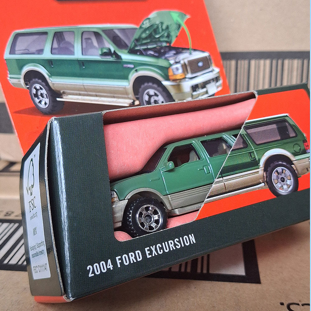 Matchbox Car 2004 Ford Excursion Moving Parts Diecast 1/64 Scale Model
