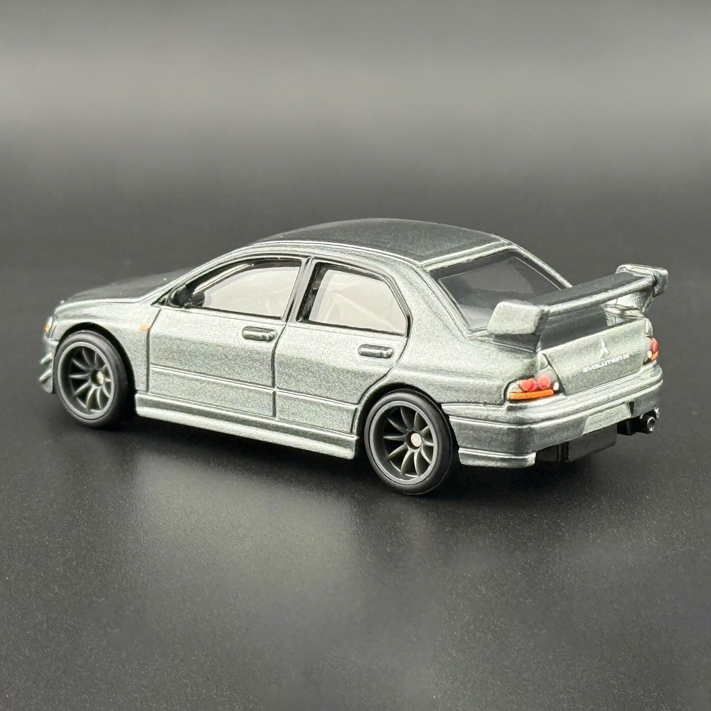 Hot Wheels Premium Mitsubishi Lancer Evolution IX Ronin Run II Die-Cast Model 1:64 Car Culture
