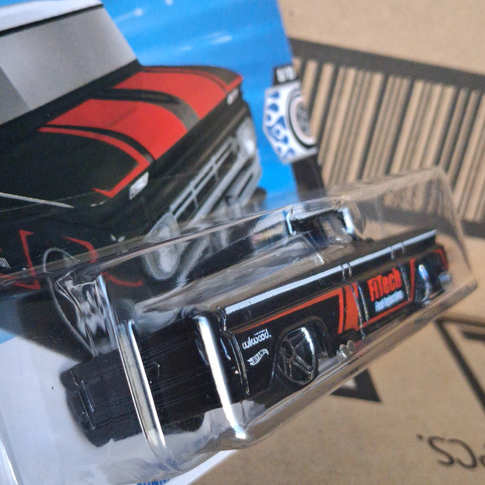 Hot Wheels Custom ’62 Chevy Pickup AirTech Black Red Diecast Car 2026