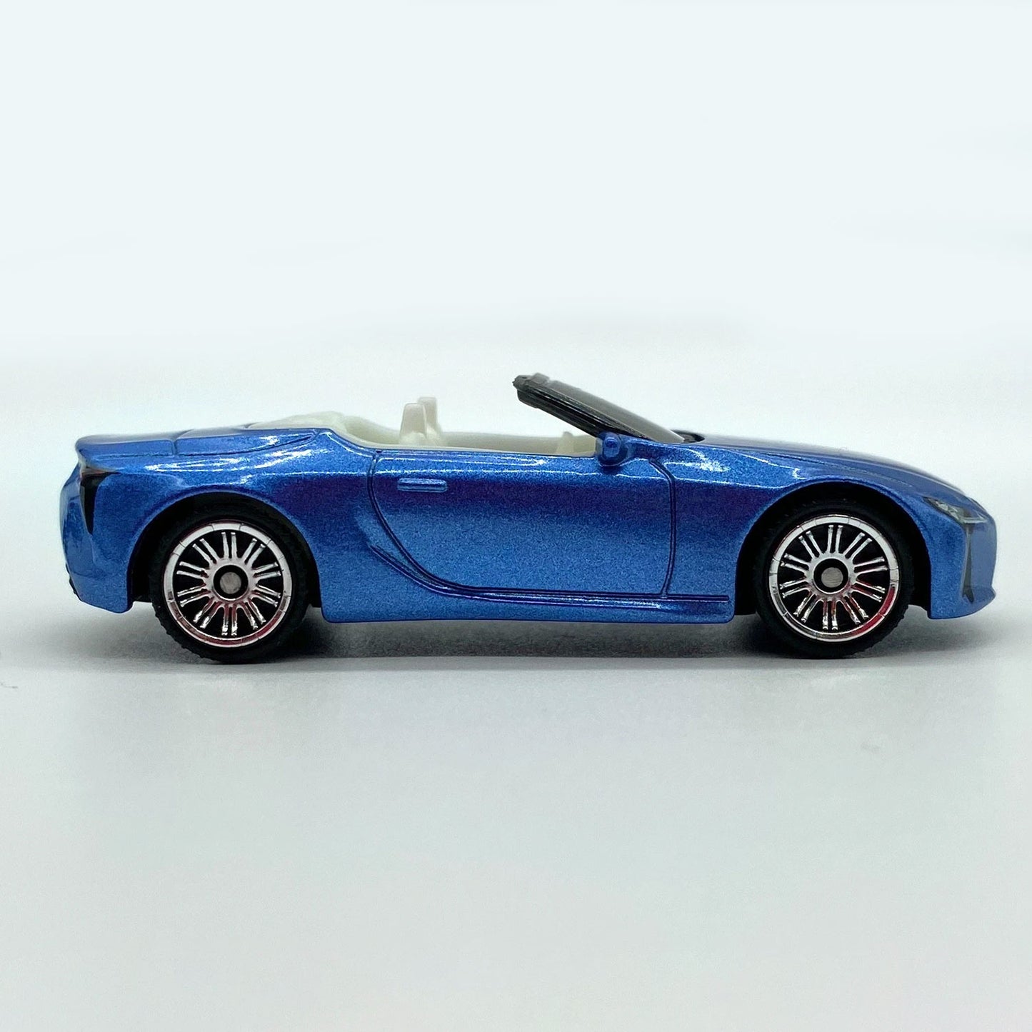 Matchbox 2021 Lexus LC 500 Convertible Blue Diecast Car 1:64 Collector