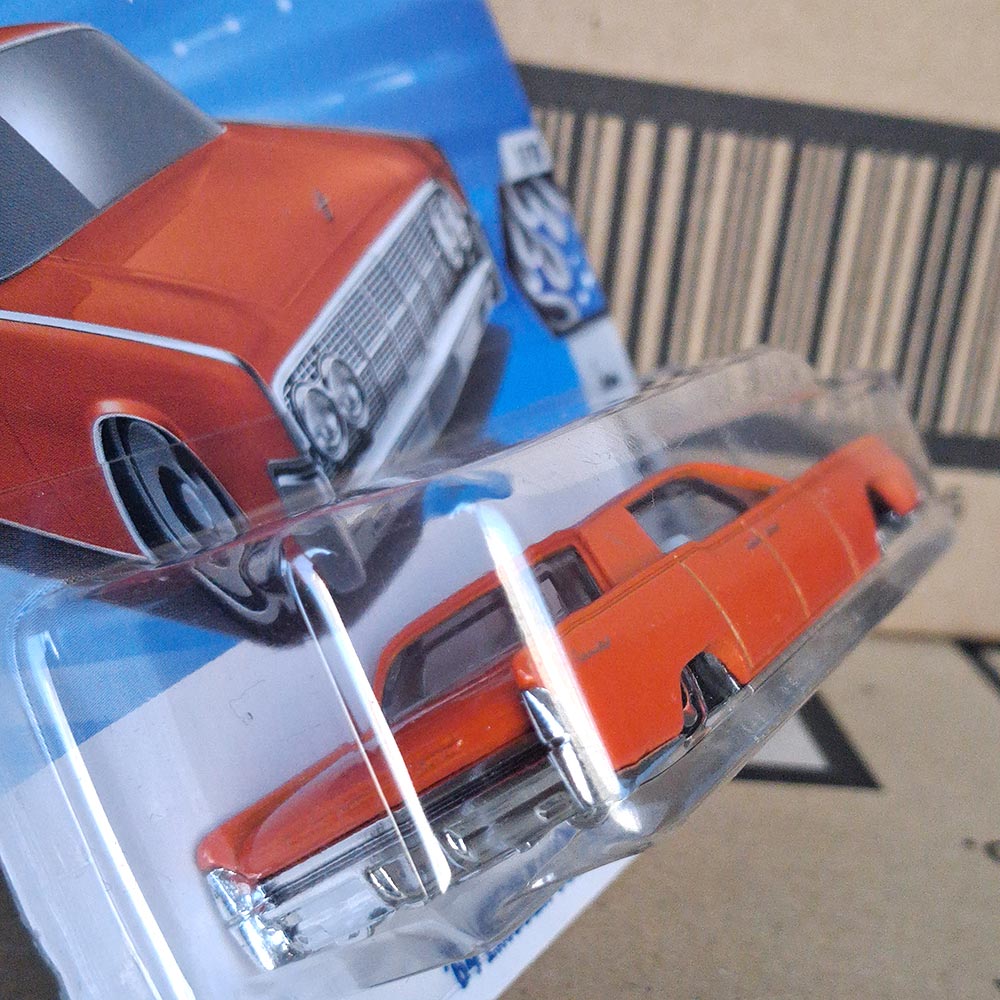 Rare Hot Wheels 1964 Lincoln Continental Lowrider Diecast 1/64 Scale Model | Classic Vintage American Car