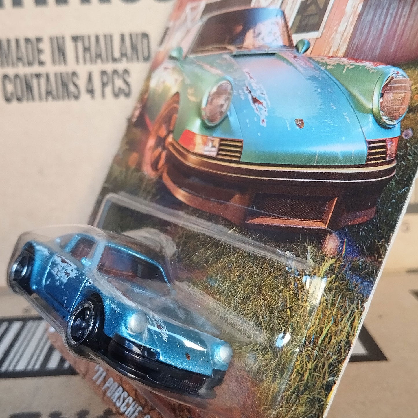 Hot Wheels 1971 Porsche 911 Diecast Scale Model-Fronr View