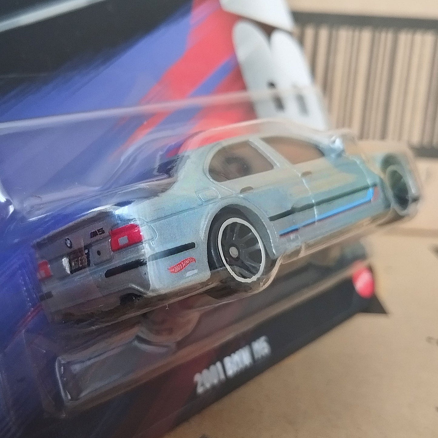 Hot Wheels BMW M5 2001 E39 diecast 1/64 model car in original packaging back side view