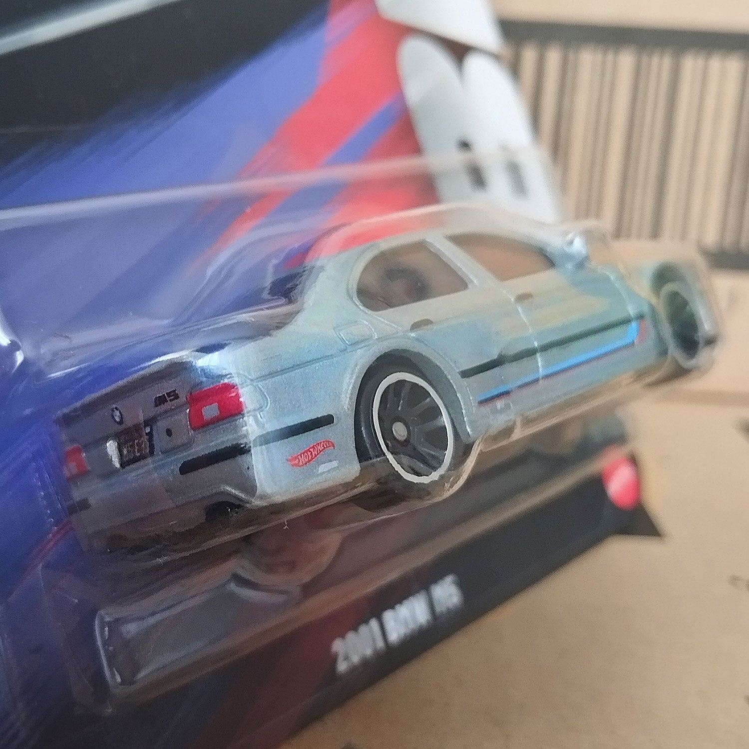 Hot Wheels BMW M5 2001 E39 diecast 1/64 model car in original packaging back side view