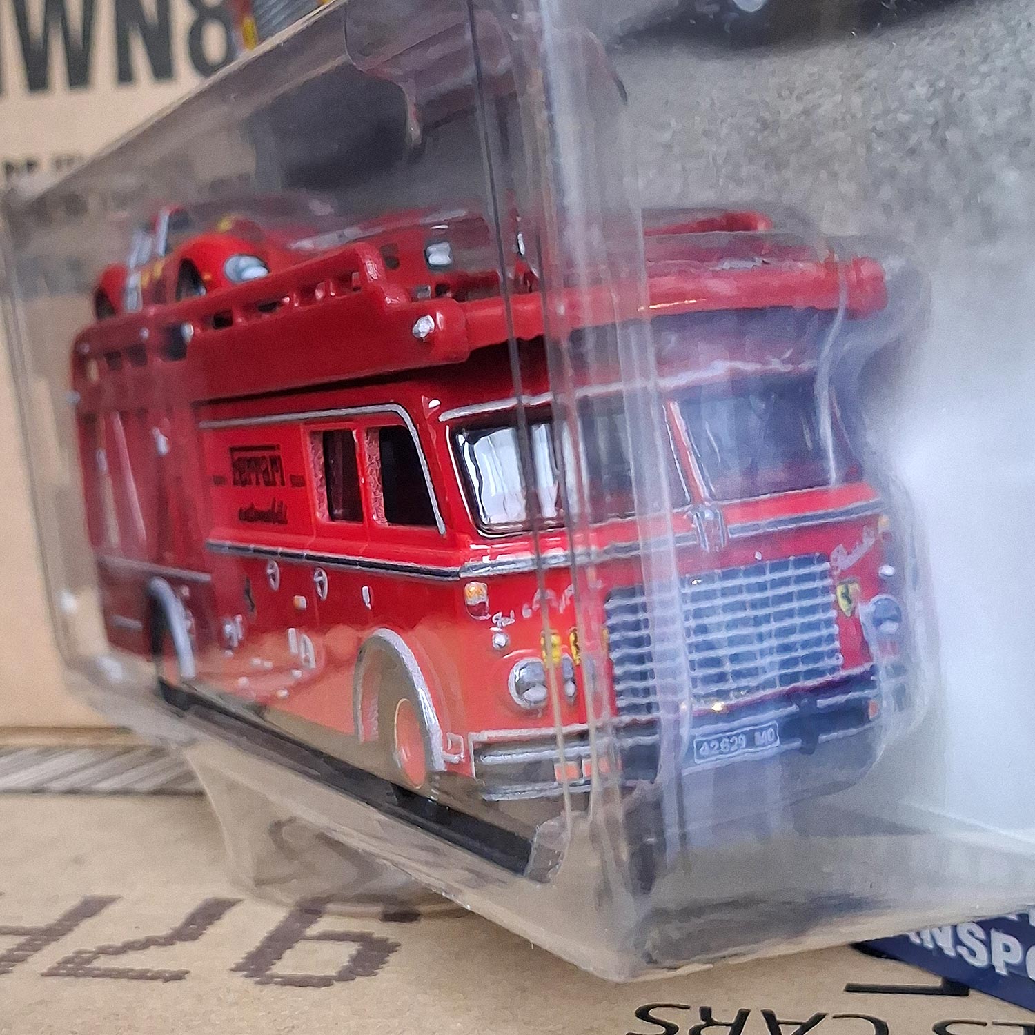 Hot Wheels Fiat 642 RN2 Bartoletti transporter 1/64 diecast close-up in original packaging