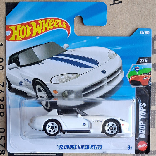 Hot Wheels Treasure Hunt '92 Dodge Viper RT/10 toy car in packaging