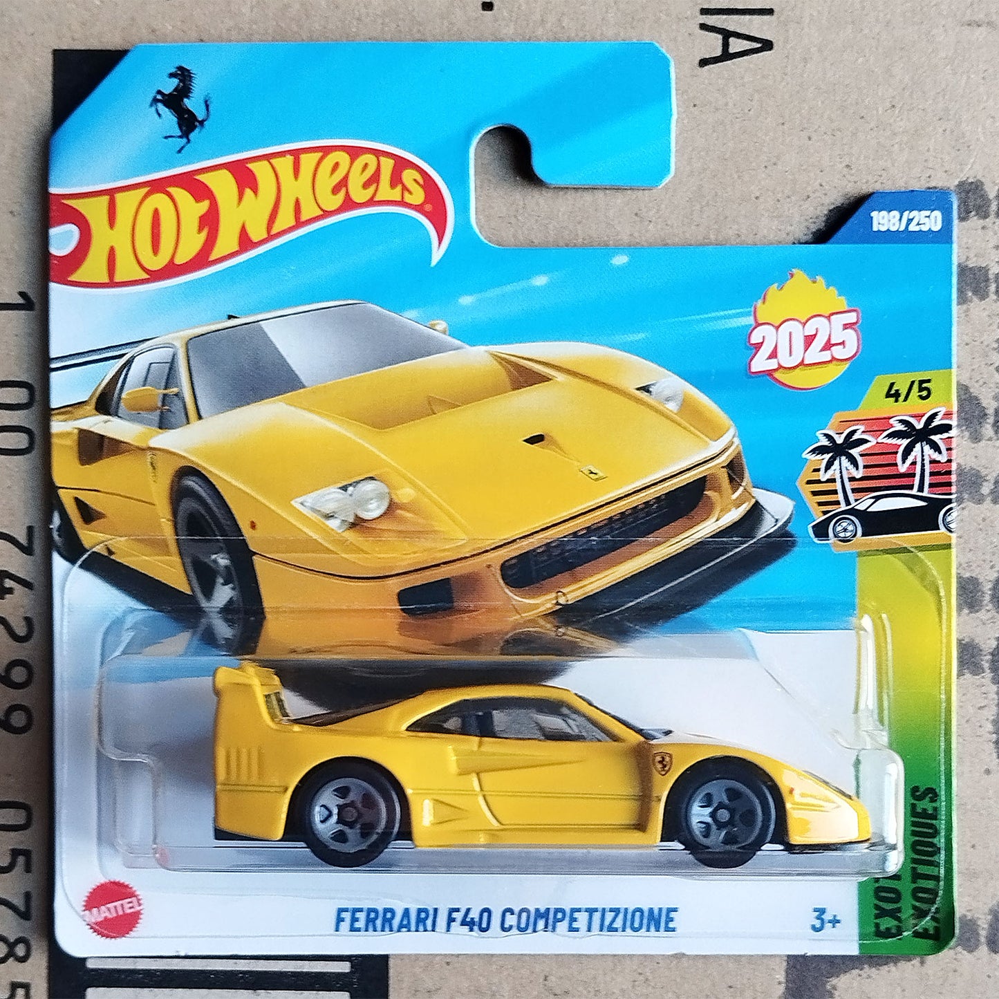 Hot Wheels Yellow Ferrari F40 Competizione 1/64 diecast model car in original blister packaging