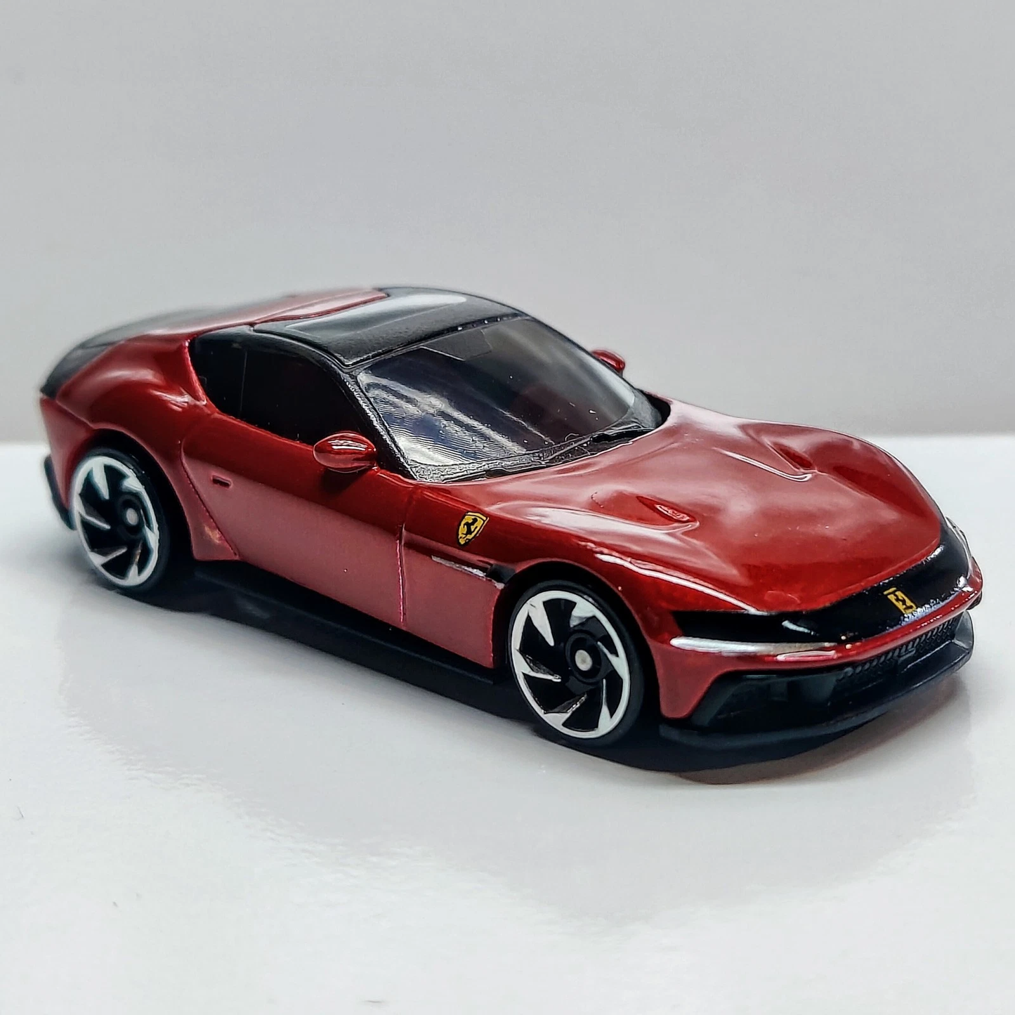 Hot Wheels Ferrari 12Cilindri Red Supercar Die-Cast Model 1:64 Ferrari